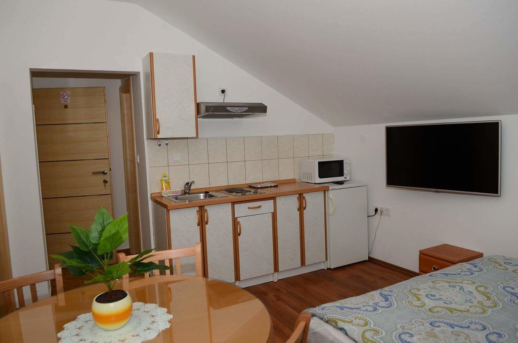 Apartments Villa Split クラピンスケ・トプリツェ エクステリア 写真