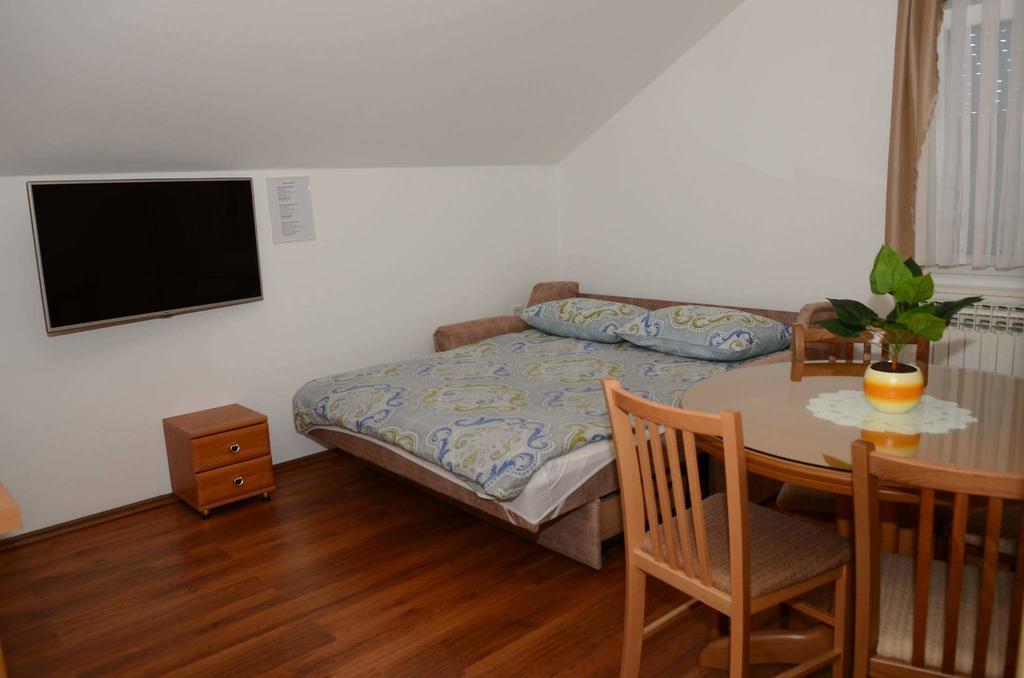 Apartments Villa Split クラピンスケ・トプリツェ エクステリア 写真