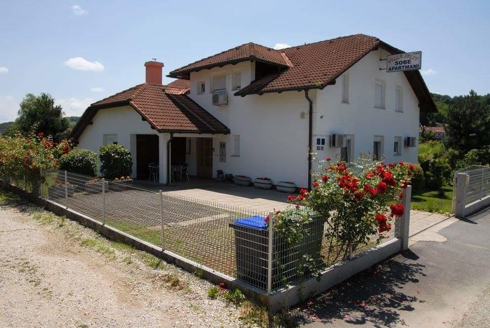 Apartments Villa Split クラピンスケ・トプリツェ エクステリア 写真