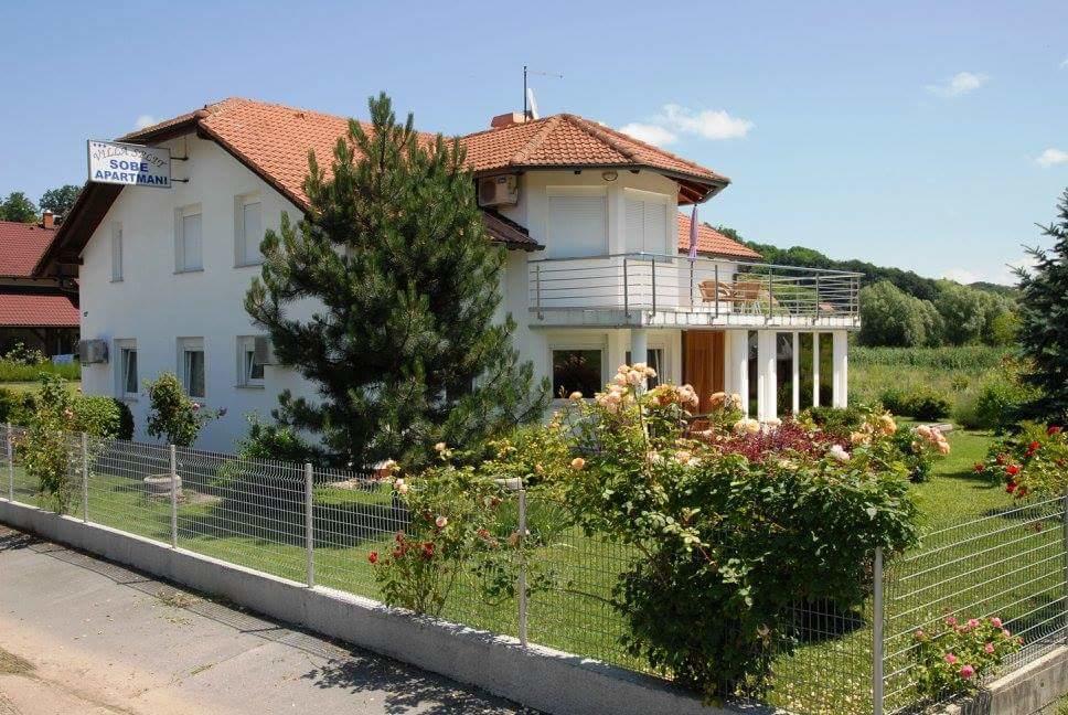 Apartments Villa Split クラピンスケ・トプリツェ エクステリア 写真